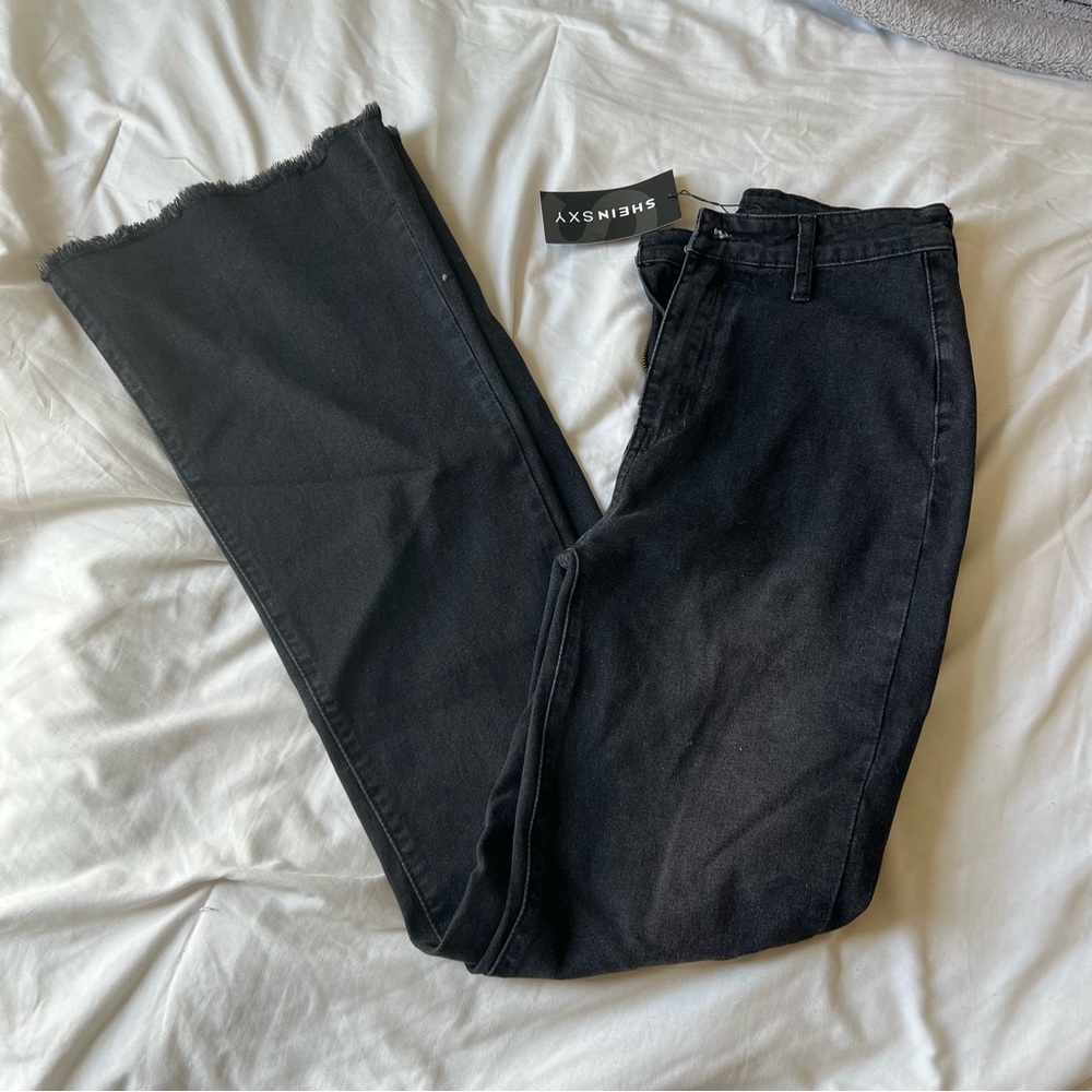 SHEIN High Wait Contrast Flare Jeans - Picture 2 of 8